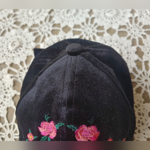 Vintage Rue21 Floral Embroidered Black Cap Hat Adjustable Strap | Spring Summer - Picture 8 of 17